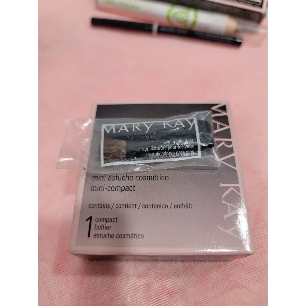 NEW Discontinued Mary Kay 8 Piece Makeup Bundle